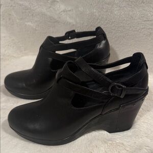 Dansko Women's Black Wedge Shoes with Straps